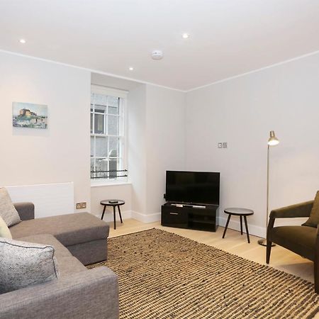 דירות אדינבורו Joivy Modern And Airy Flat On The Historic Royal Mile מראה חיצוני תמונה