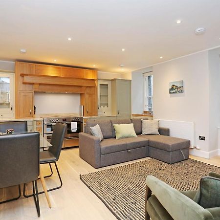 דירות אדינבורו Joivy Modern And Airy Flat On The Historic Royal Mile מראה חיצוני תמונה