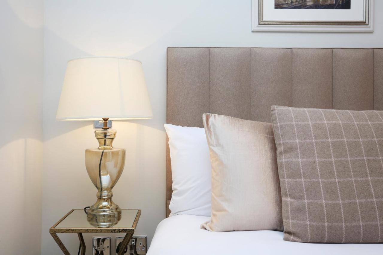 דירות אדינבורו Joivy Modern And Airy Flat On The Historic Royal Mile מראה חיצוני תמונה