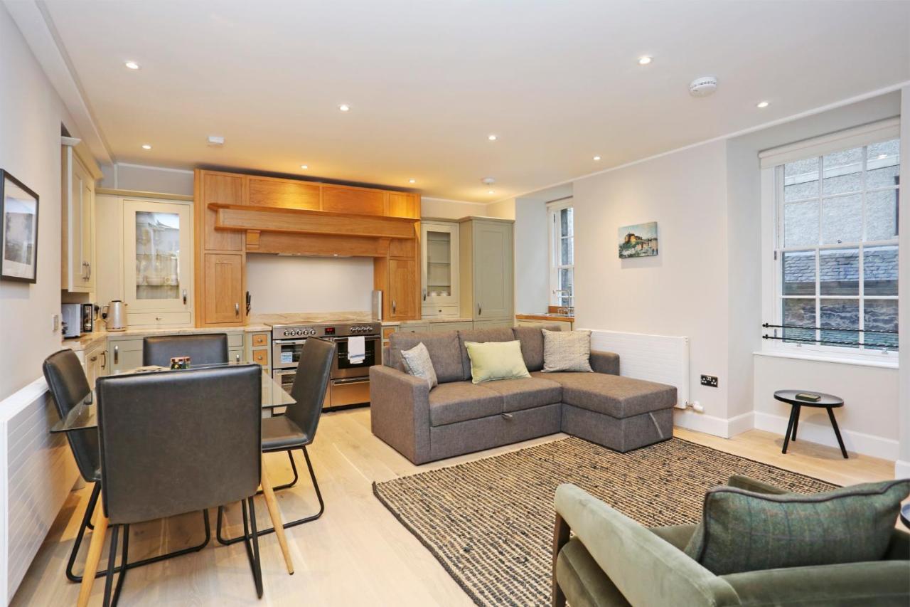 דירות אדינבורו Joivy Modern And Airy Flat On The Historic Royal Mile מראה חיצוני תמונה