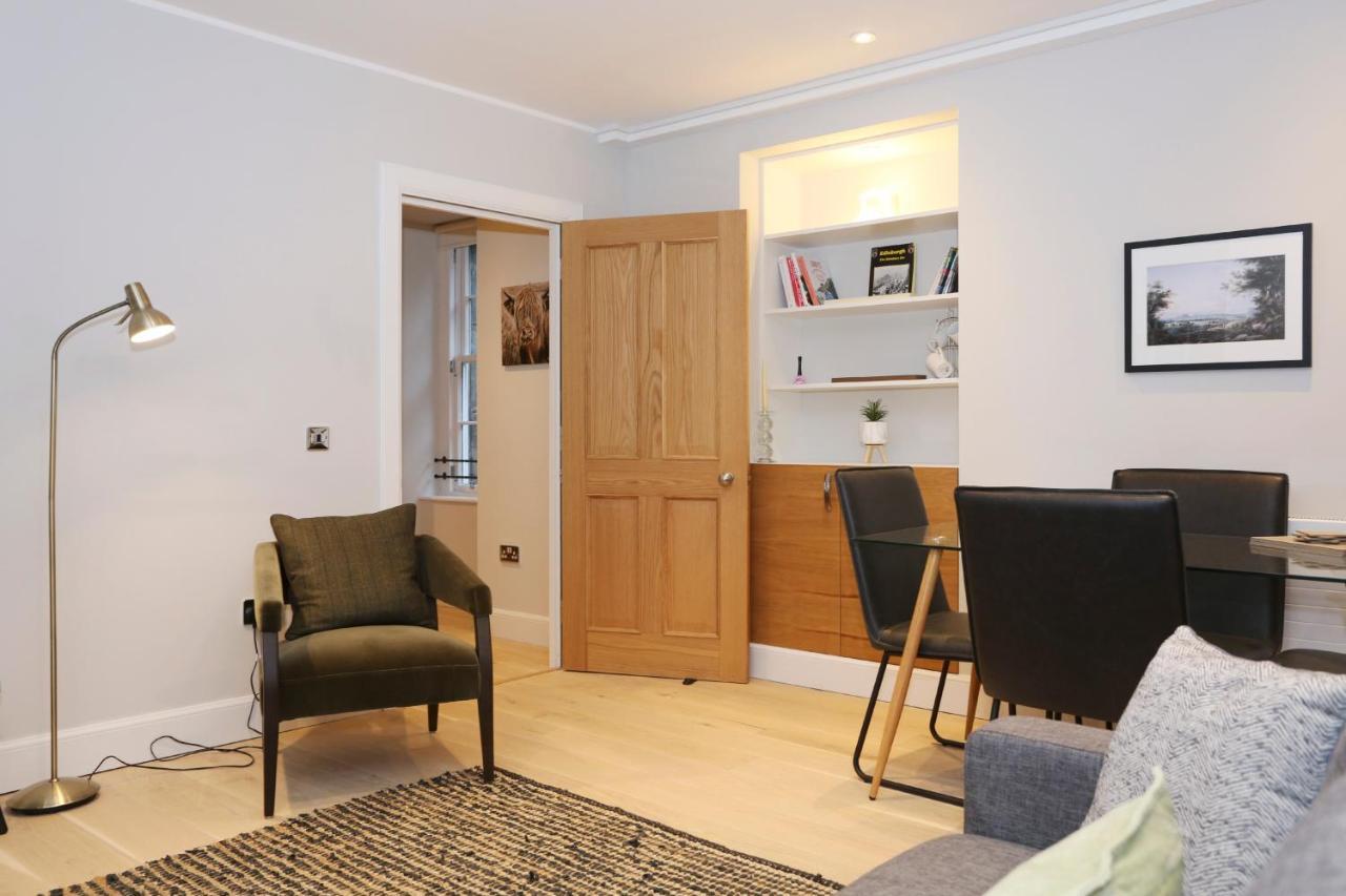 דירות אדינבורו Joivy Modern And Airy Flat On The Historic Royal Mile מראה חיצוני תמונה