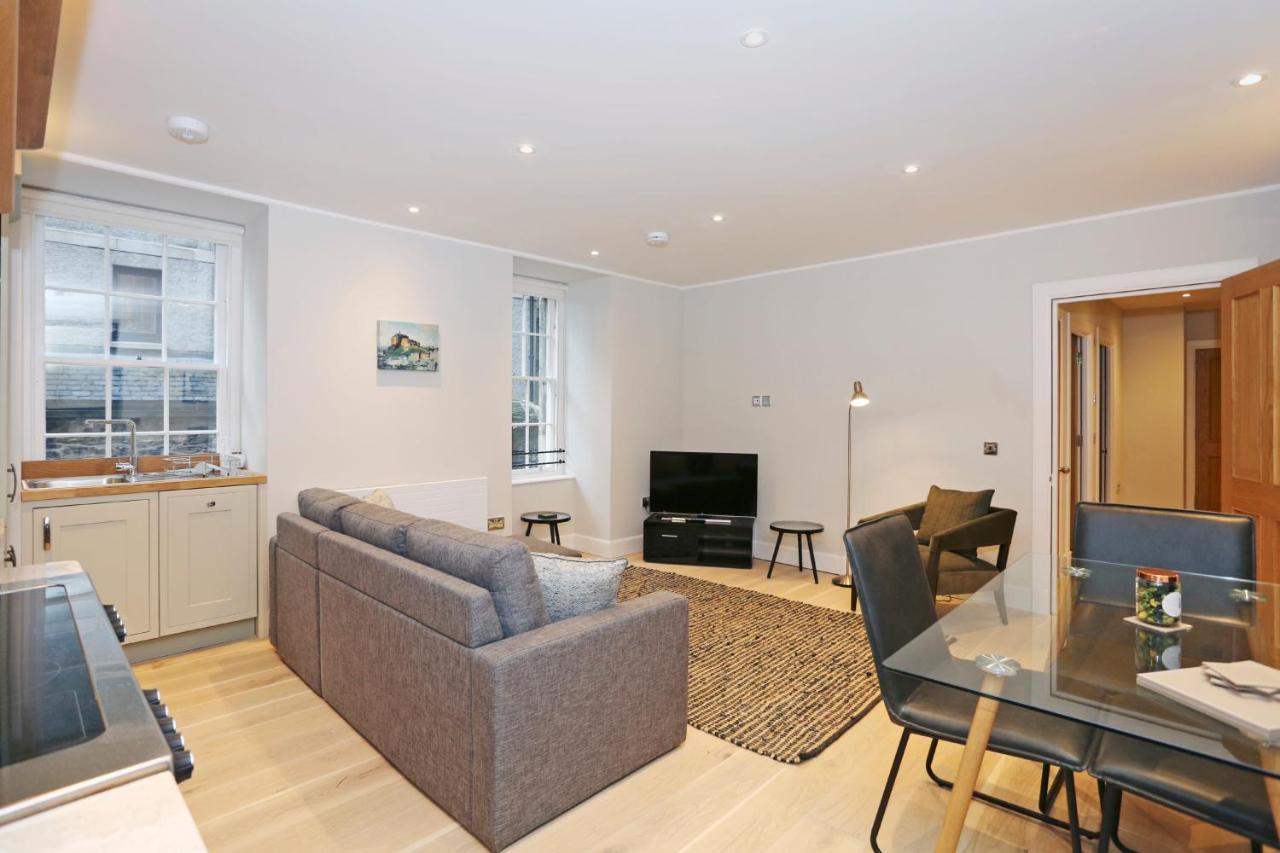 דירות אדינבורו Joivy Modern And Airy Flat On The Historic Royal Mile מראה חיצוני תמונה