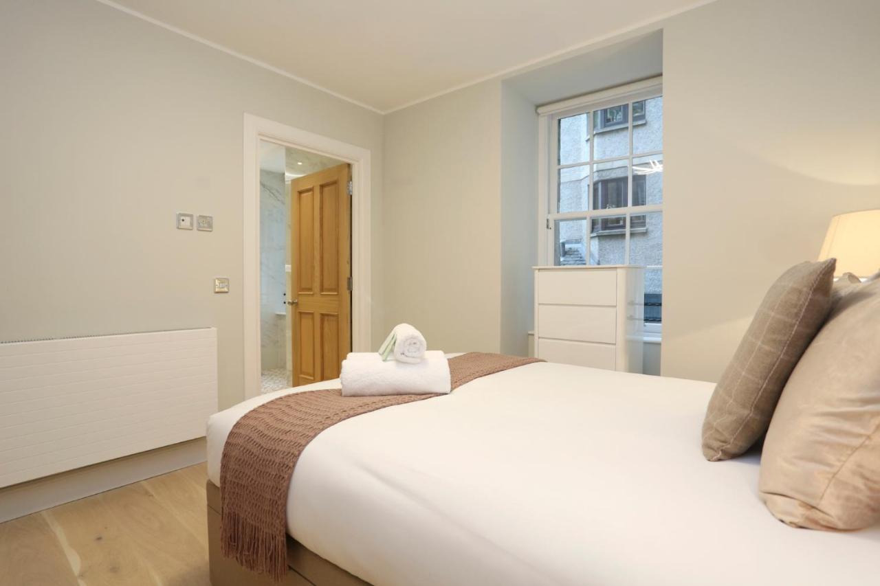 דירות אדינבורו Joivy Modern And Airy Flat On The Historic Royal Mile מראה חיצוני תמונה
