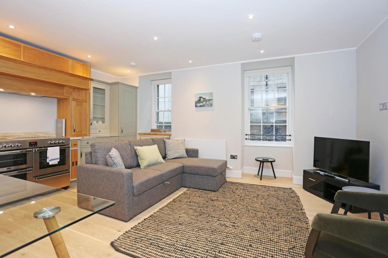 דירות אדינבורו Joivy Modern And Airy Flat On The Historic Royal Mile מראה חיצוני תמונה