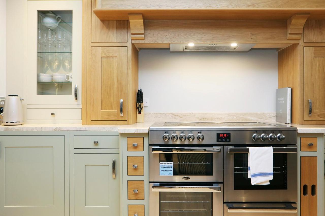 דירות אדינבורו Joivy Modern And Airy Flat On The Historic Royal Mile מראה חיצוני תמונה