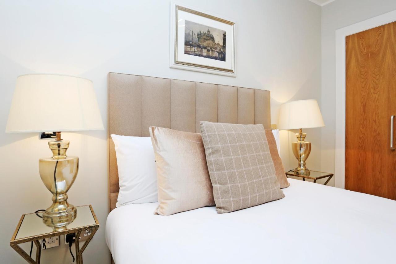דירות אדינבורו Joivy Modern And Airy Flat On The Historic Royal Mile מראה חיצוני תמונה