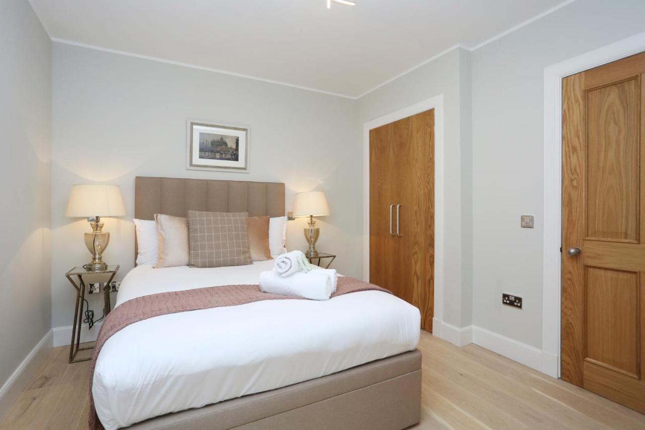 דירות אדינבורו Joivy Modern And Airy Flat On The Historic Royal Mile מראה חיצוני תמונה