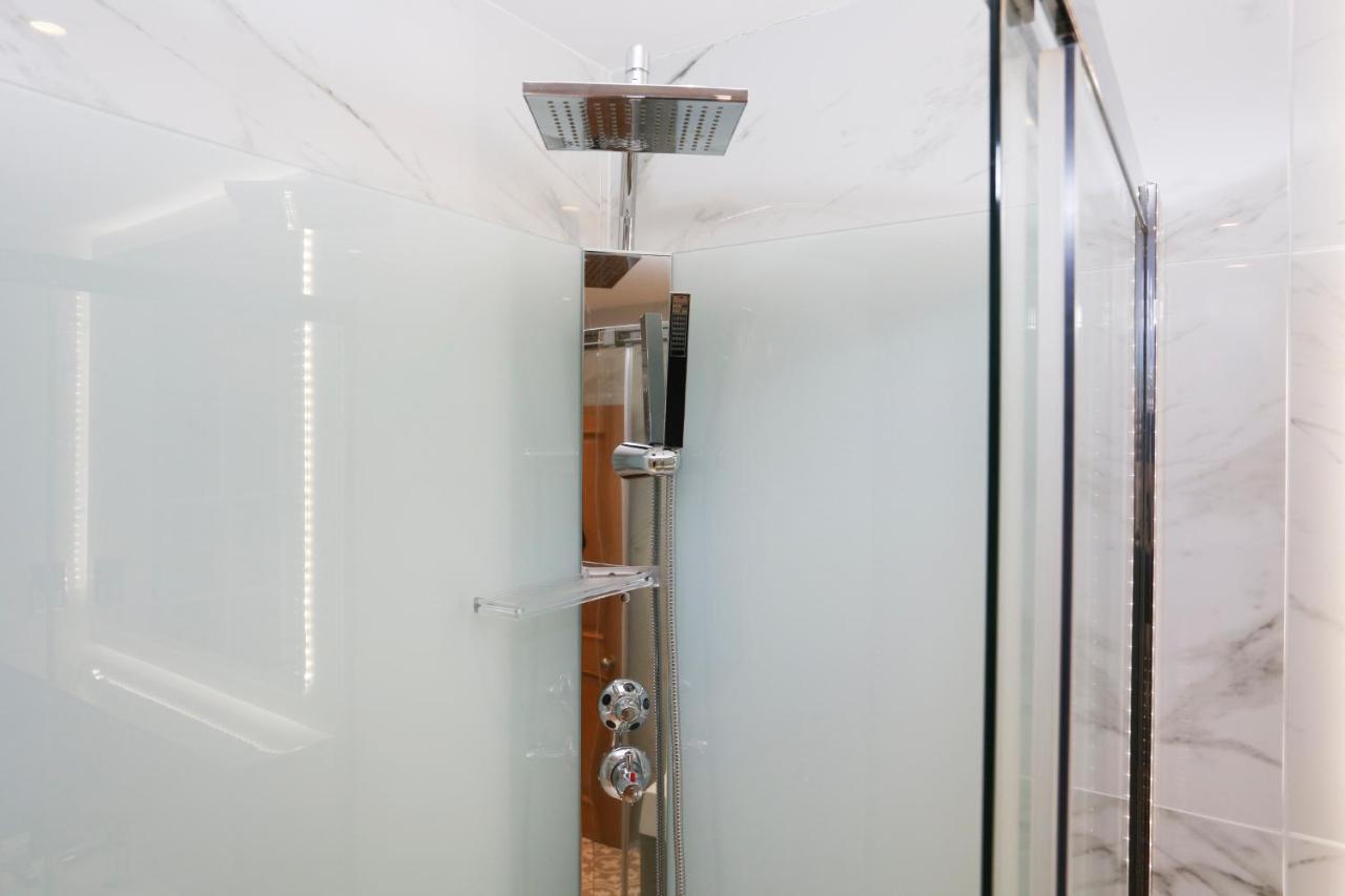 דירות אדינבורו Joivy Modern And Airy Flat On The Historic Royal Mile מראה חיצוני תמונה